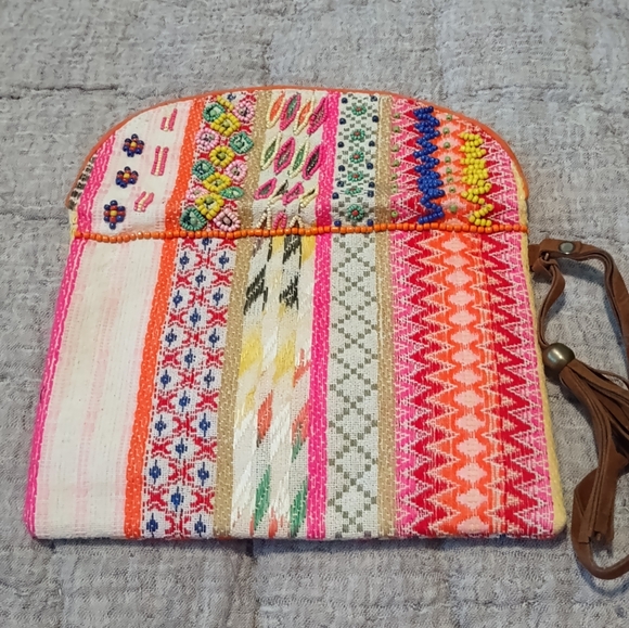 NWT Grace & Lace Red and Pink Geometric Wristlet - Picture 5 of 9